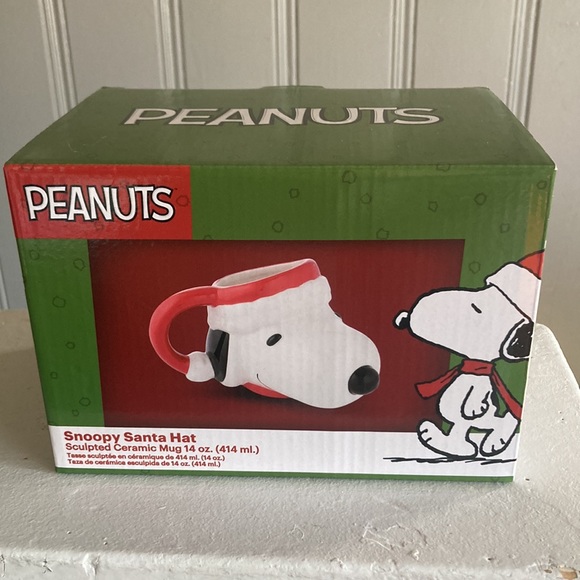 BNIB Peanuts Snoopy Santa Hat Sculpted 14oz Ceramic Holiday Collectors Mug - Picture 3 of 17